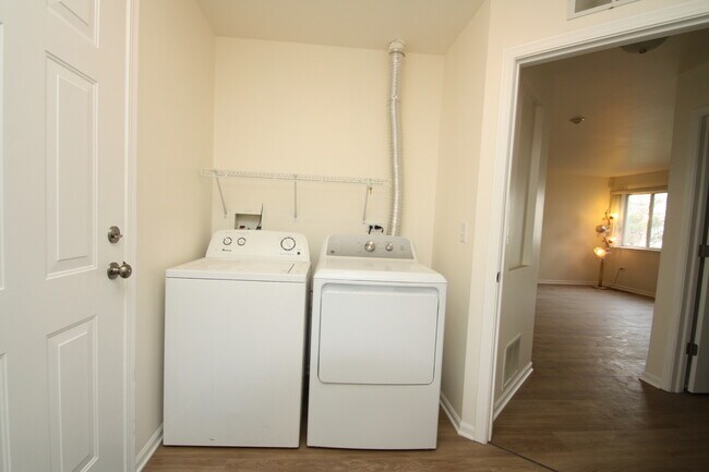 Building Photo - 2969 Saganashkee Ln