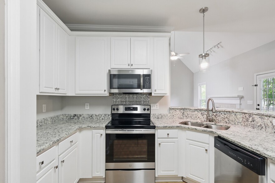 Building Photo - 4418 Gallatree Ln