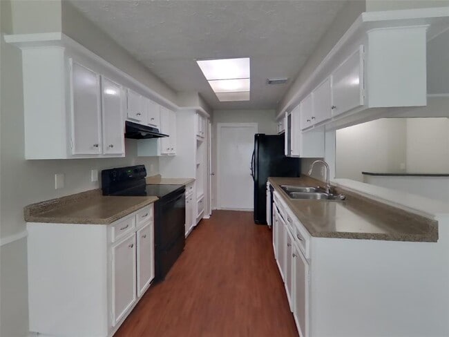 Building Photo - 4827 Casemont Dr