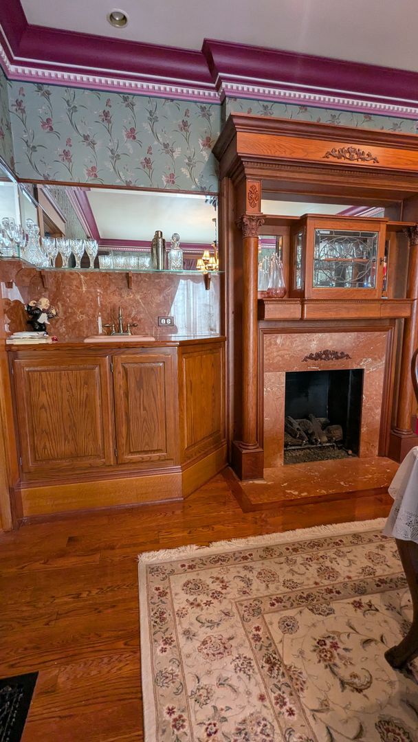 Building Photo - Welcome to this fully furnished 3-bedroom, 1.5-bath home in Massillon