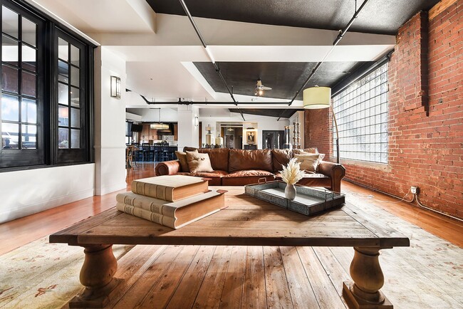 Building Photo - Spectacular, Furnished 3-Bedroom Loft