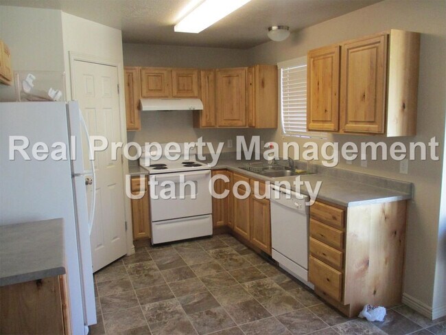 Building Photo - Spanish Fork Home