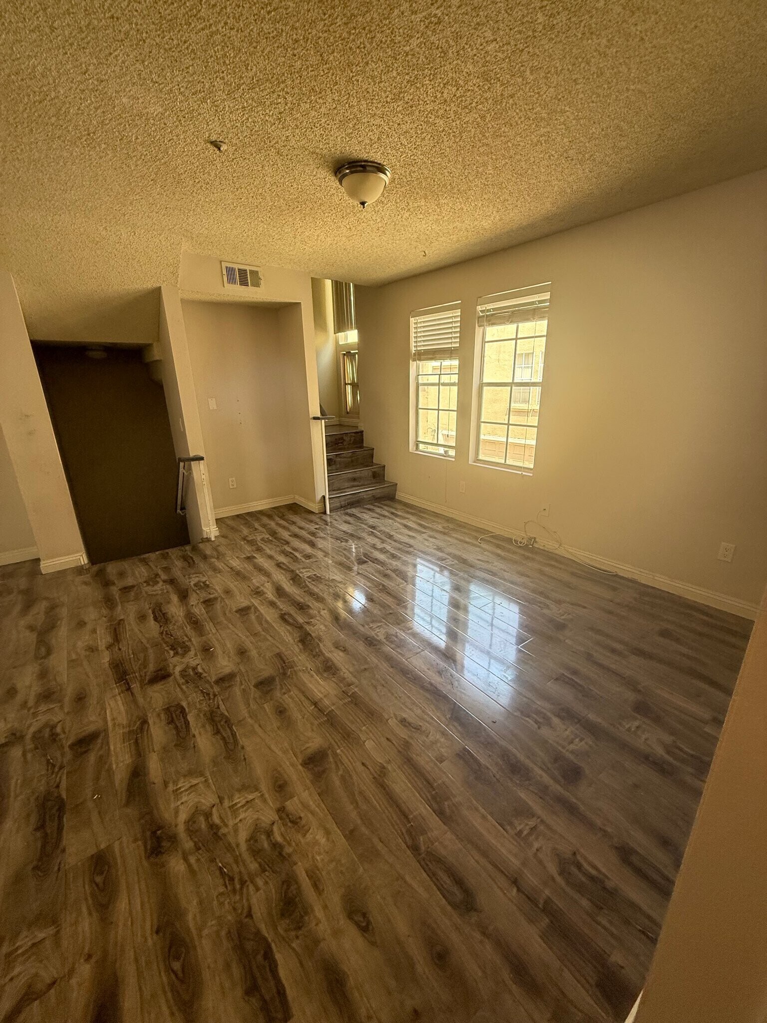 Building Photo - 2468 New Ave