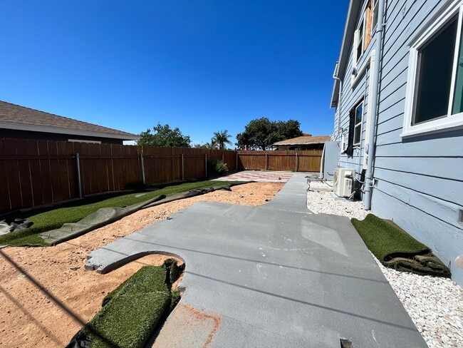 Building Photo - Fully renovated 4 bedroom 3 bathroom in National City!