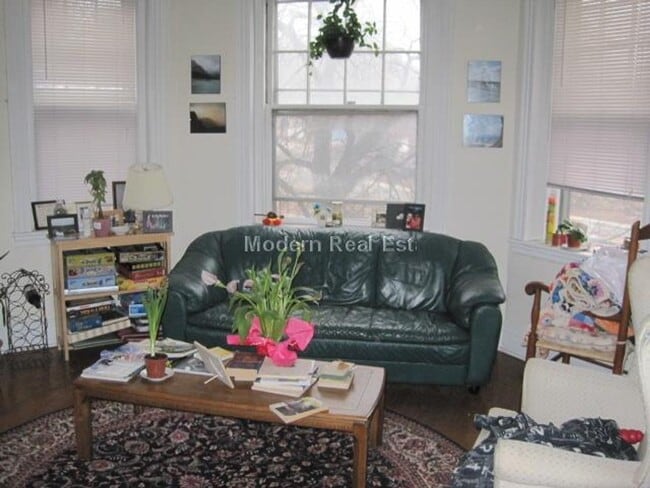 Building Photo - Allston 1 Bedroom Apartment - NO BROKER FEE