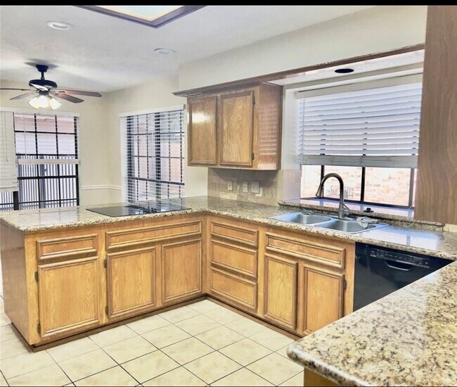 Building Photo - 22527 Wildwood Grove Dr