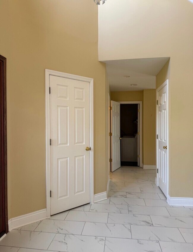 Building Photo - 426 Thunder Ridge