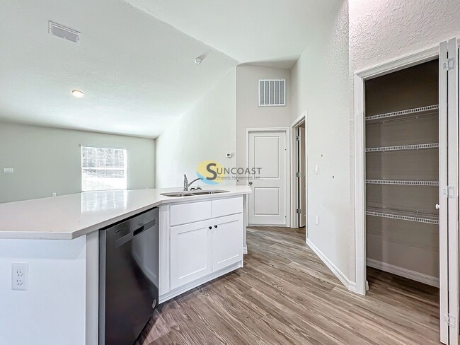 Building Photo - 6140 E Calico Ln