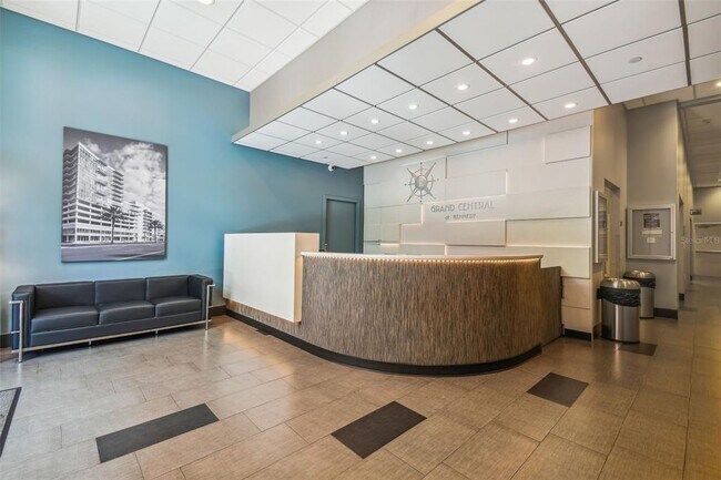 Building Photo - 1120 E Kennedy Blvd