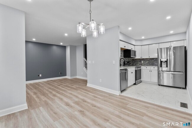 Building Photo - 133 Peddlers Dr