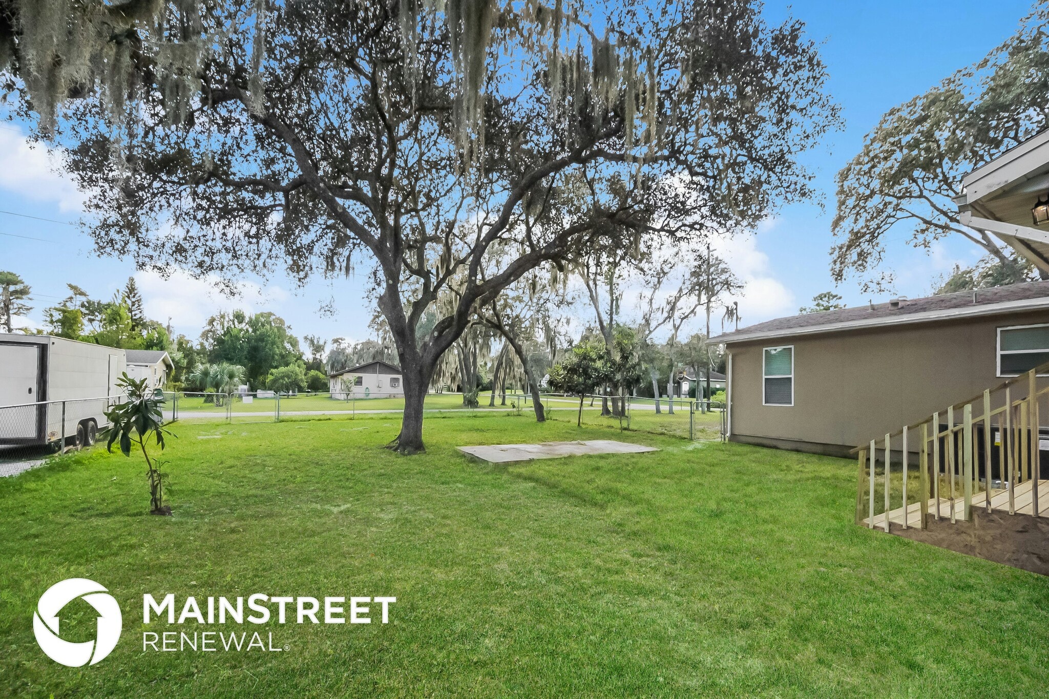 Building Photo - 1260 Palm Dr