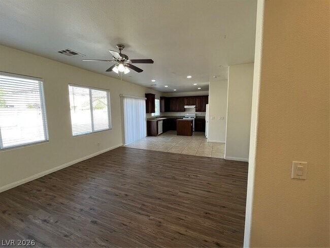 Building Photo - 1712 Newquay Commons Ave