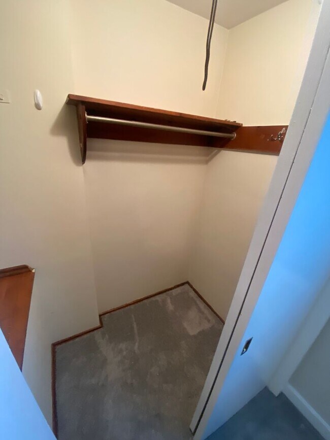 Building Photo - 4 Bedroom - Upper Arlington