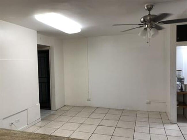 Building Photo - 2050 Nuuanu Ave