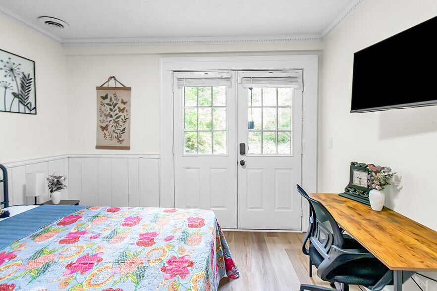 Building Photo - 1812 Wiggins Cir SW