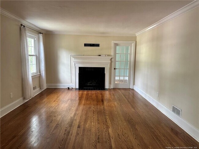 Building Photo - 238 Pinecrest Dr