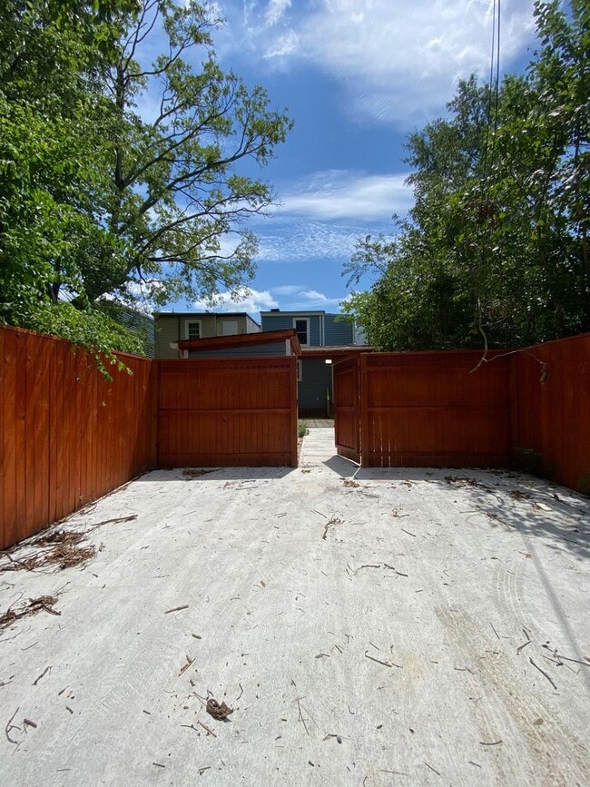 Building Photo - Beautiful Newly Renovated Home Available D...