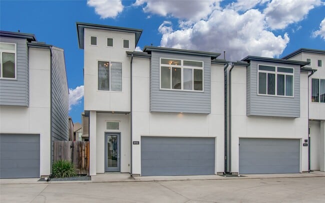 Building Photo - 8930 Spring Knoll Forest Dr