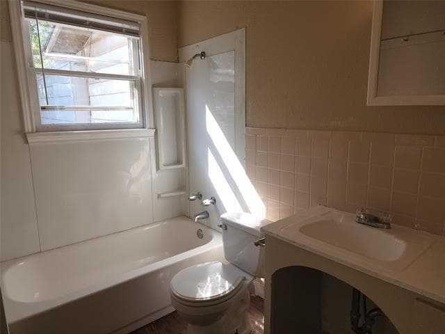 Building Photo - 701 E N 12th St