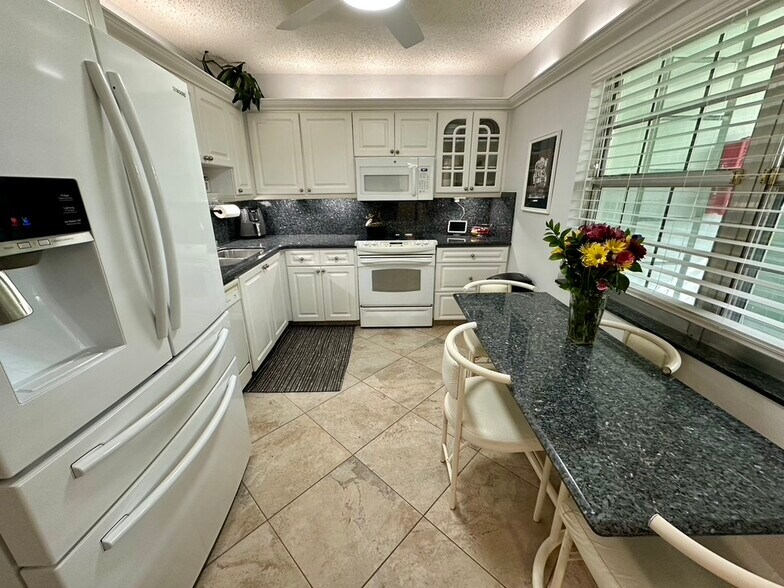 Kitchen Fully Stocked - 933 Cypress Grove Dr