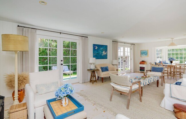 Building Photo - 156 Georgica Rd