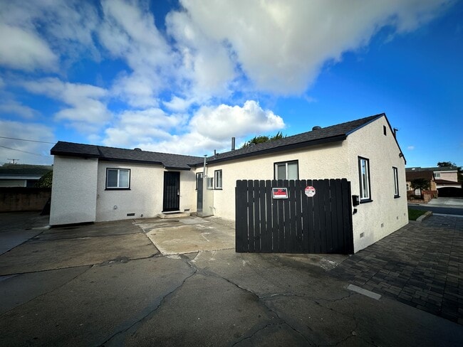 Rear View - 4160 W 167th St