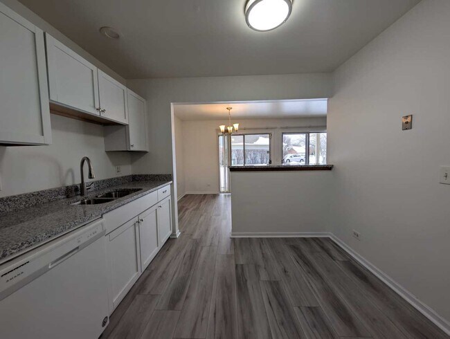 Building Photo - 205 Glasgow Ln