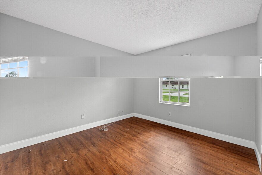 Building Photo - 6956 NW Jorgensen Rd