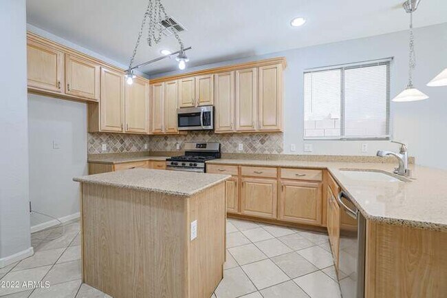 Building Photo - 17663 W Tasha Dr