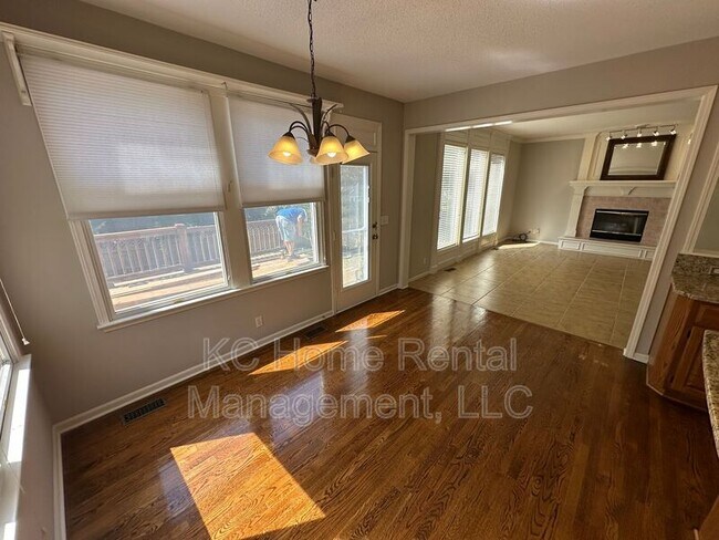Building Photo - 5605 W 153rd Terrace