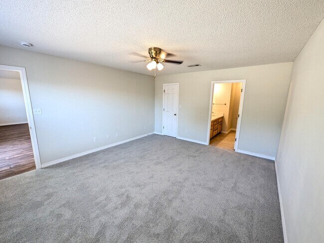 Building Photo - 2001 Presidio St