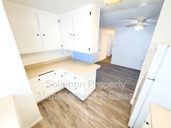 Building Photo - 529 Sandalwood Pl