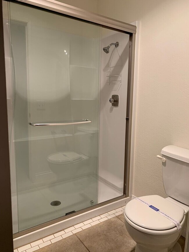 Building Photo - UPDATED2 Bed/2 Bath Alpine Oaks Condo