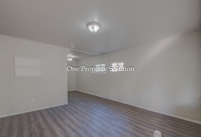 Building Photo - 2612 Marshalltown Dr