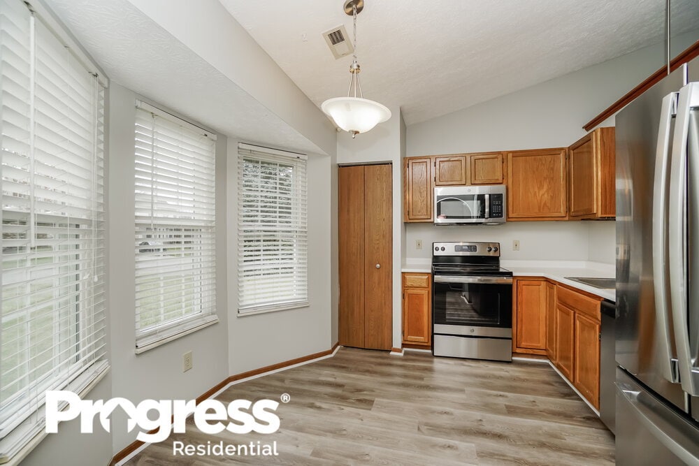 Building Photo - 2016 Big Tree Dr