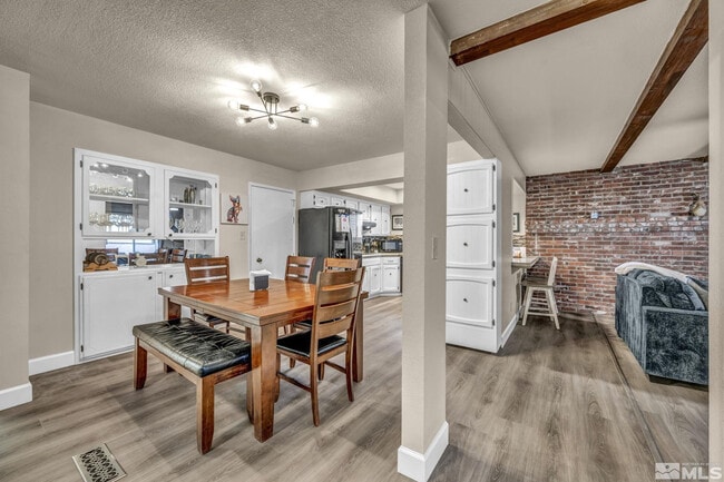 Building Photo - 1490 Foster Dr