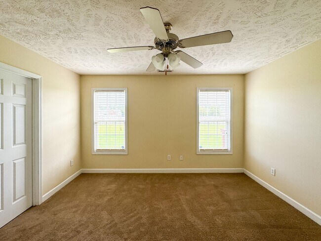 Building Photo - 316 Ivy Wood Lane