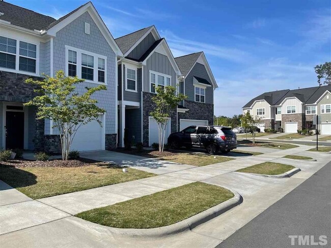 Building Photo - 806 Bristol Bridge Dr