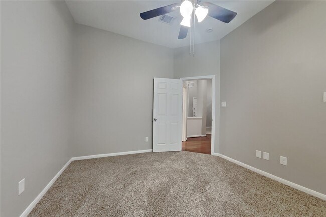 Building Photo - 12711 Cedar Grove Ct