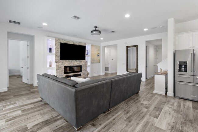 Building Photo - 7531 Mandarin Grv Wy