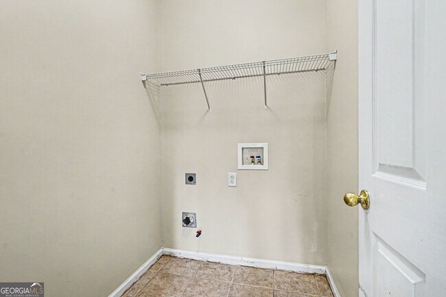 Building Photo - 375 Clairidge Ln SW