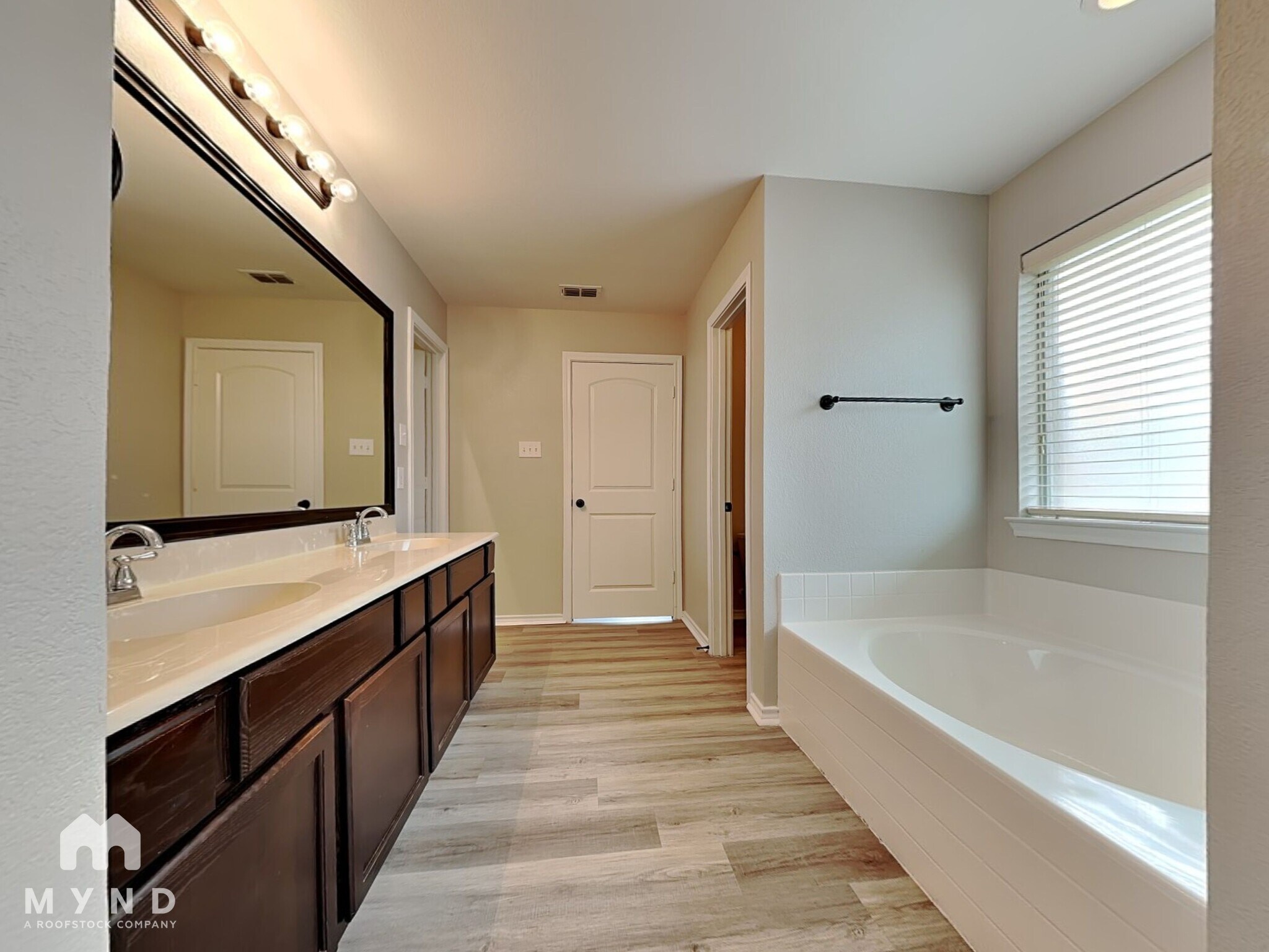 Building Photo - 126 Liberty Way