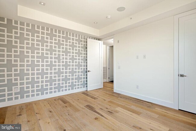 Building Photo - 240 N 2nd St