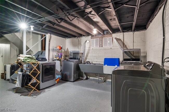 Building Photo - 14521 Garfield Ave