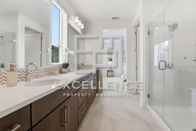 Building Photo - One Year New Home!  3/2.5 With Beautiful Updates Throughout Including Quartz Counters, Water Filt...