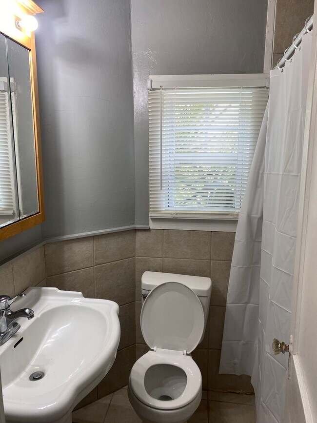 Building Photo - ADAMS 1237-41