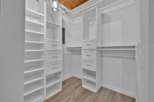 Building Photo - 3/3 HOME available NOW in DESCANSO w/ gara...