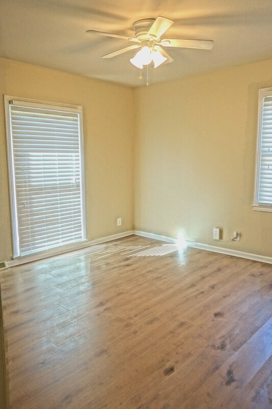 Building Photo - 905 Coronado Ave SE