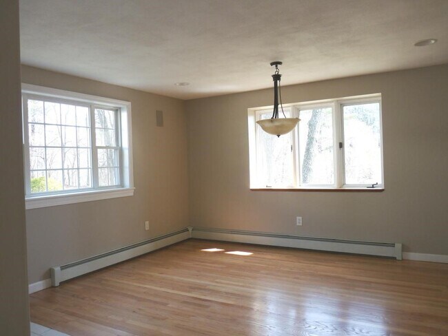 Building Photo - 111 Windham Rd