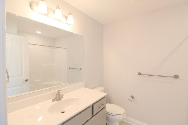 Building Photo - Stylish and Spacious Townhome Near Sentara...